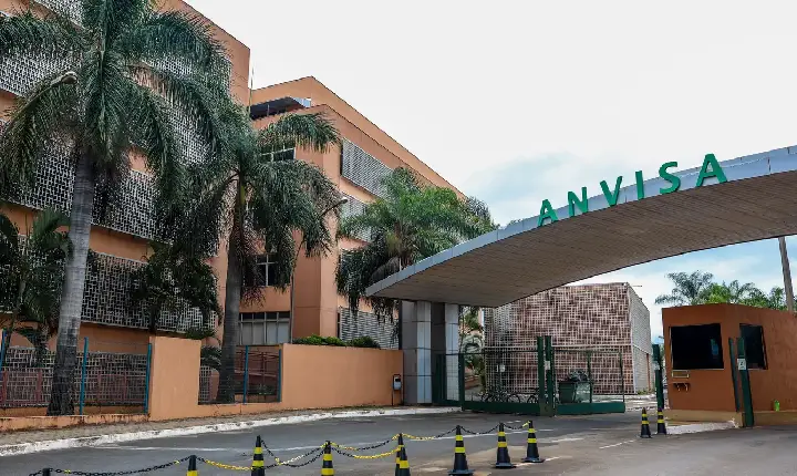 Anvisa aprova medicamento para tratar esquistossomose em crianças