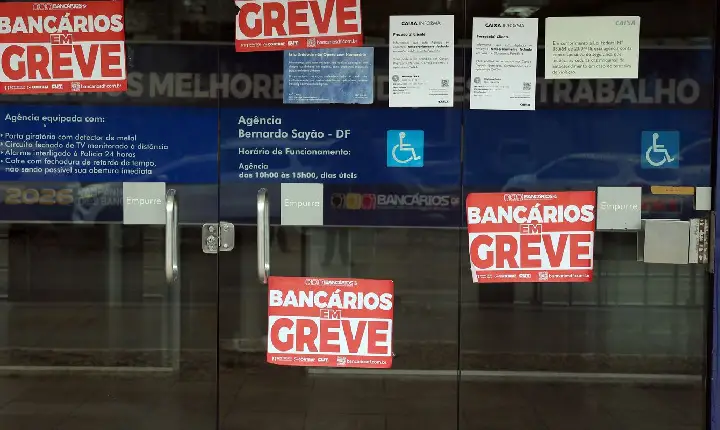 Bancários rejeitam proposta da Caixa e mantêm greve nacional