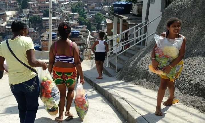 Brasil completa 1 ano fora do Mapa da Fome, mas desafios persistem