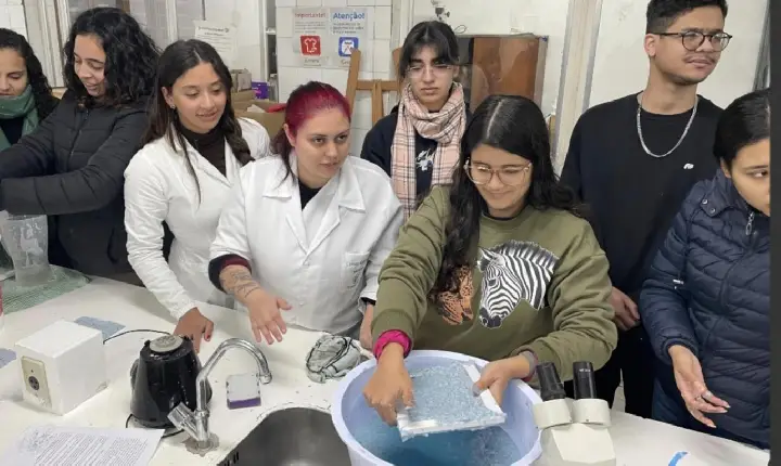 Curso de Ciências Biológicas da Urcamp promove oficina sobre reciclagem