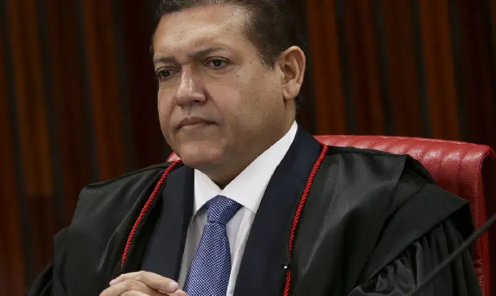 Decisão de Nunes Marques recoloca Deltan na disputa pelo Senado no PR