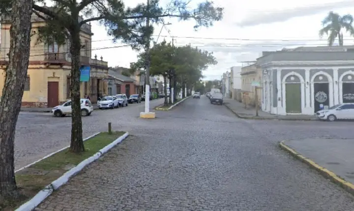 Documento pede instalação de semáforo na Presidente Vargas esquina Marcílio Dias