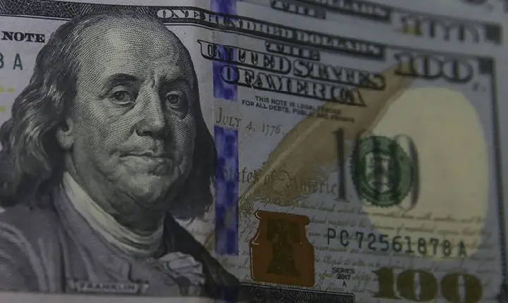 Dólar sobe para R$ 5,52 e alcança maior valor em quatro meses