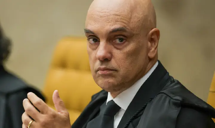 Fachin autoriza AGU a defender Moraes em processo nos EUA