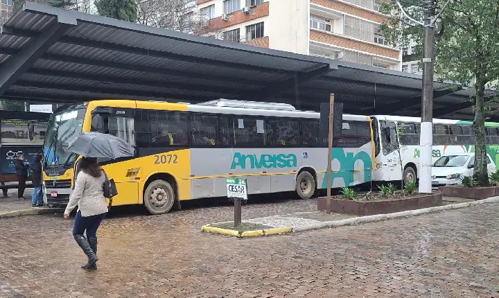 Linhas de ônibus terão horários especiais no domingo em Bagé