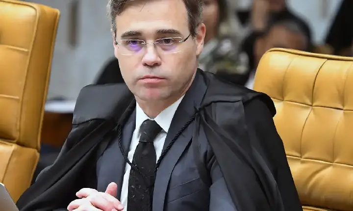 Mendonça quer levar ao plenário conversa atribuída a Vorcaro e Moraes