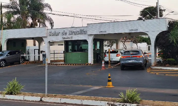 Moraes suspende visitas a Bolsonaro na prisão domiciliar
