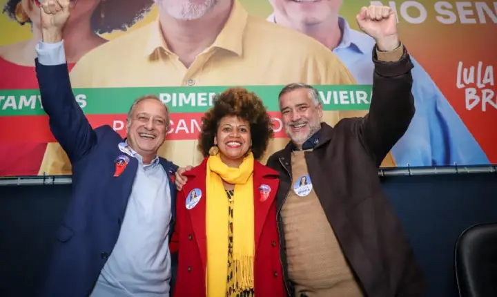 Paulo Pimenta anuncia suplentes de pré-candidatura ao senado no RS