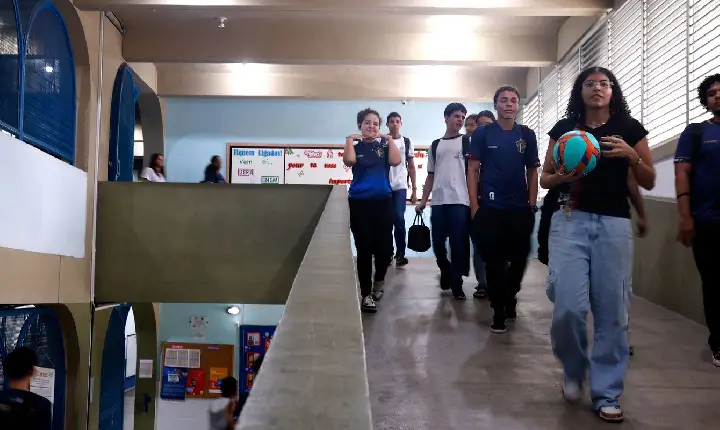 Pé-de-Meia começa a pagar sexta parcela a estudantes nesta segunda