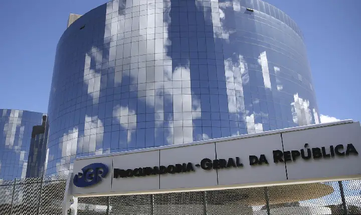 PGR deve se manifestar sobre supostas conversas entre Vorcaro e Moraes