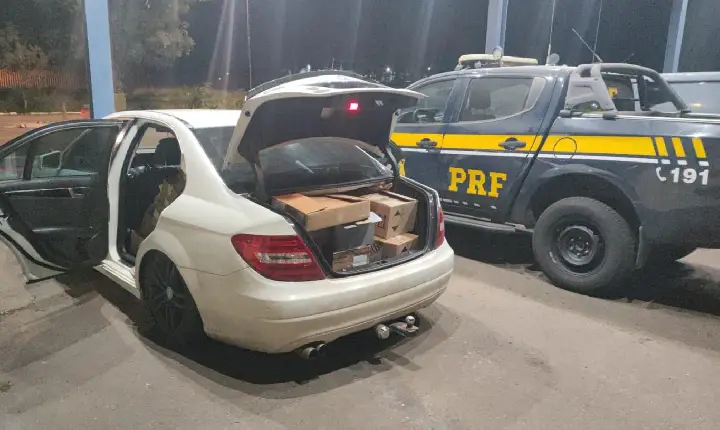 Polícia Rodoviária Federal apreende carga de perfumes e bebidas em Rosário do Sul