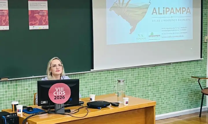 Professora da Unipampa Bagé apresenta projeto na Espanha