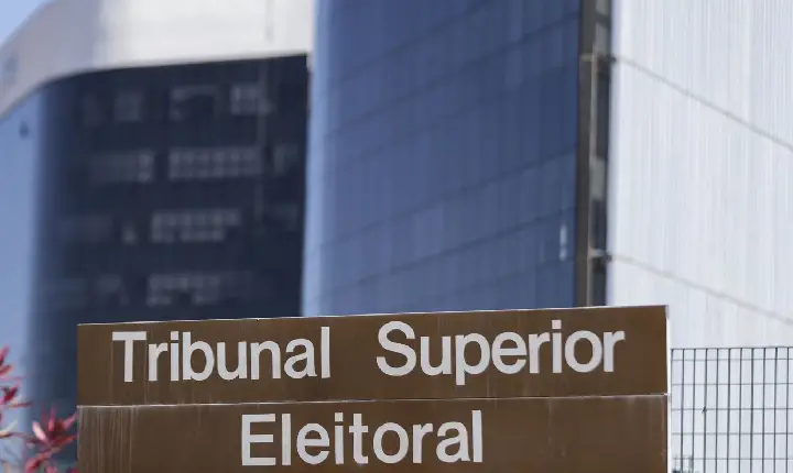 TSE publica acórdão que condenou Castro à inelegibilidade até 2030