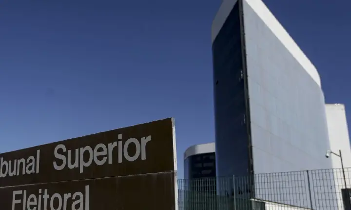 TSE rejeita ação para derrubar imagem de Bolsonaro feita por IA 