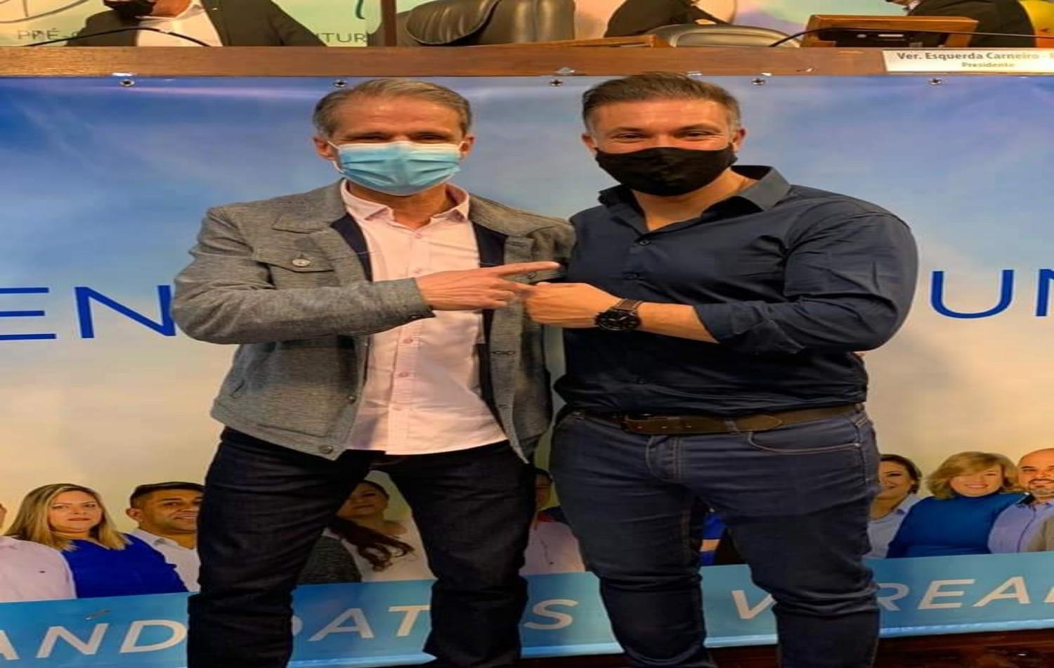 PTB oficializa coligação “Bagé, orgulho do Brasil”, anunciando dr. Mário Mena como vice