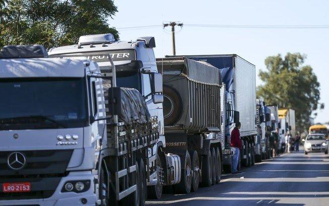 Caminhoneiros devem parar em 1 de fevereiro