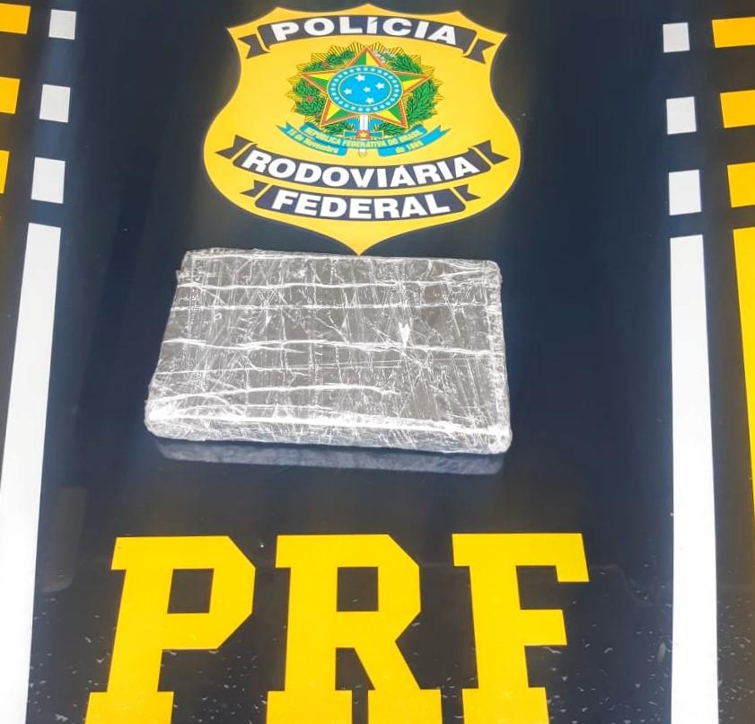 REGIÃO | PRF prende traficante transportando cocaína em ônibus