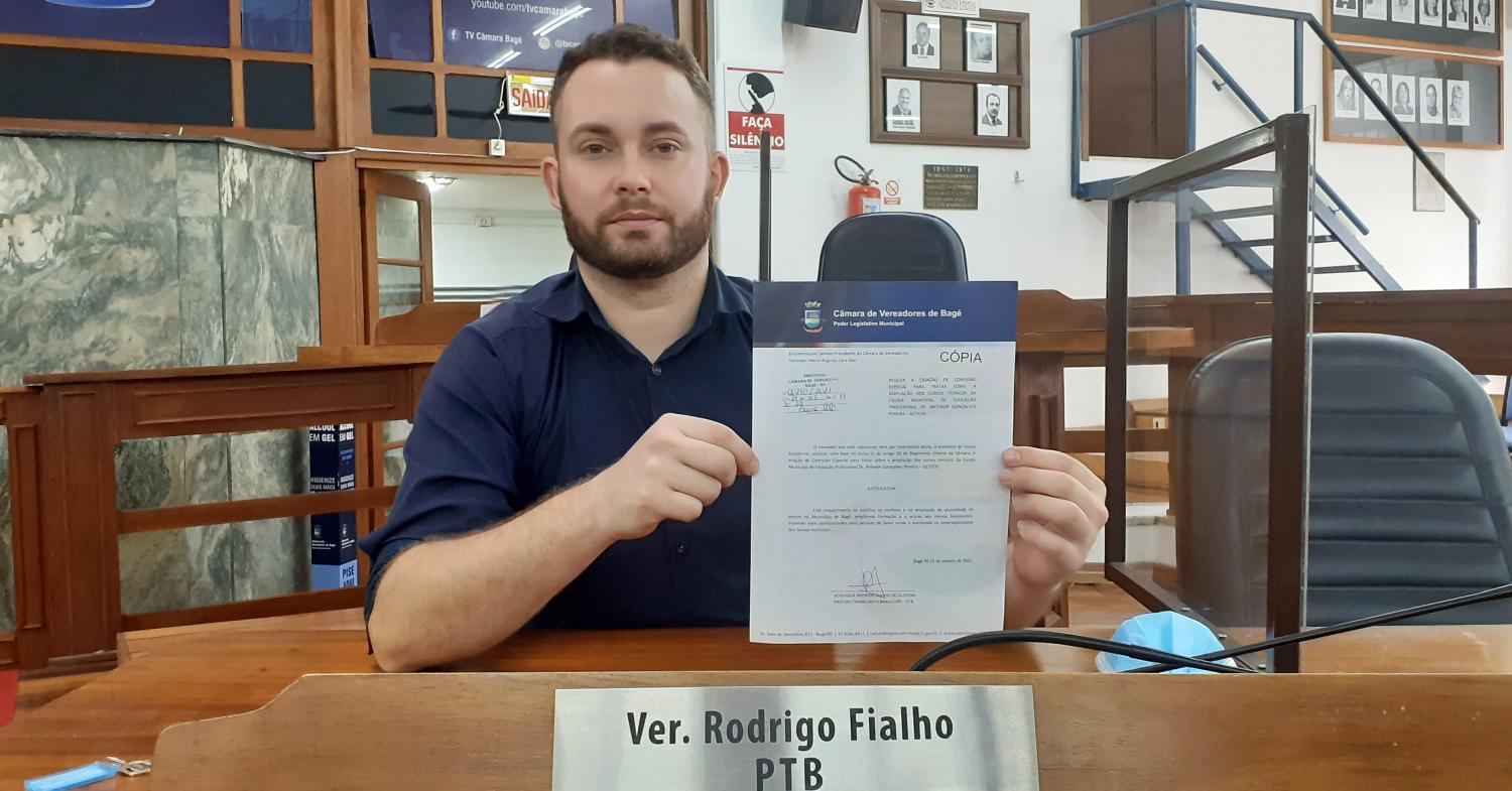 VEREADOR RODRIGO FIALHO FAZ SOLICITAÇÃO PARA AMPLIAÇÃO DOS CURSOS TÉCNICOS DO GETECO