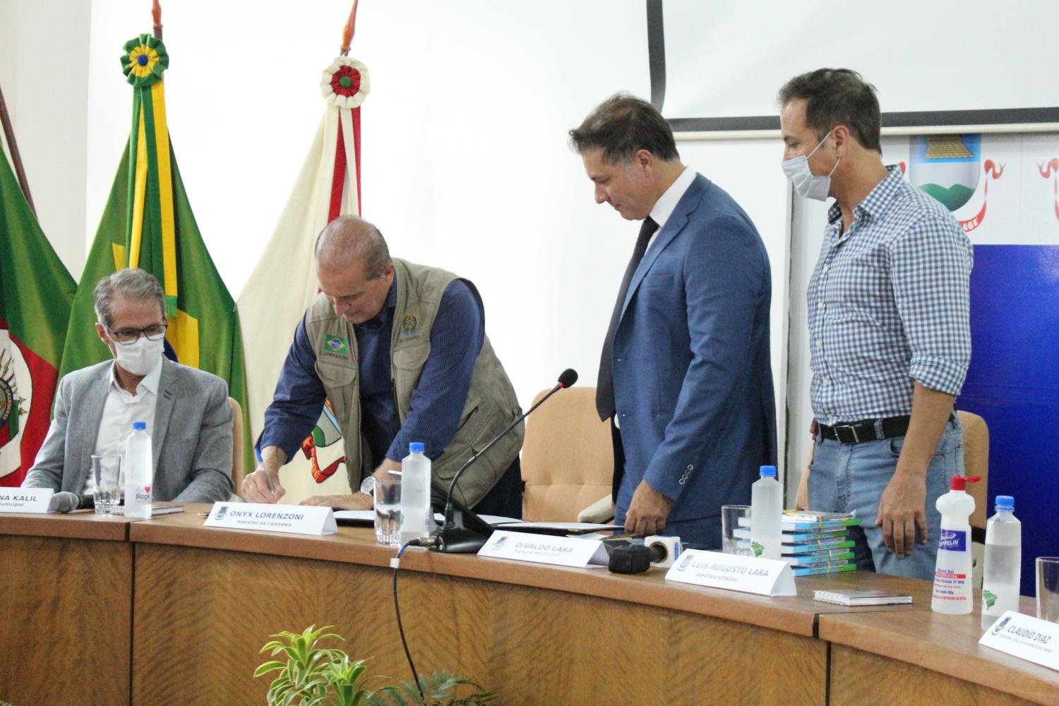 Ministro da Cidadania assina Acordo de Cooperação Técnica do Brasil em Campo