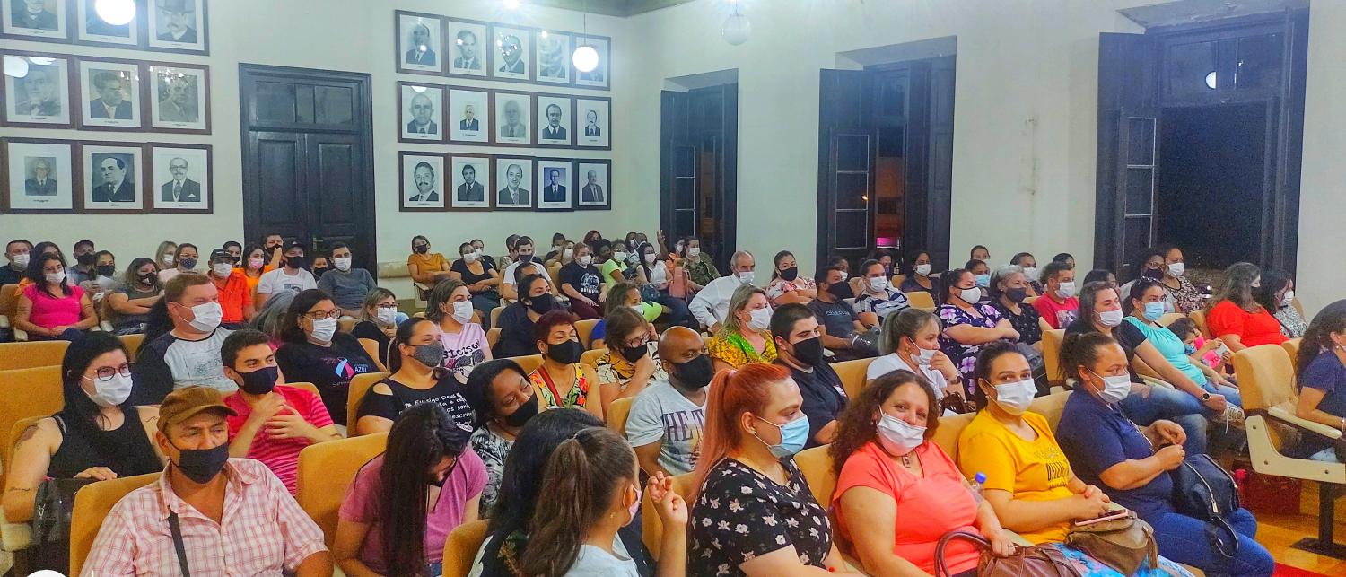 Funcionários da Santa Casa realizam Assembléia no salão nobre da prefeitura de Bagé