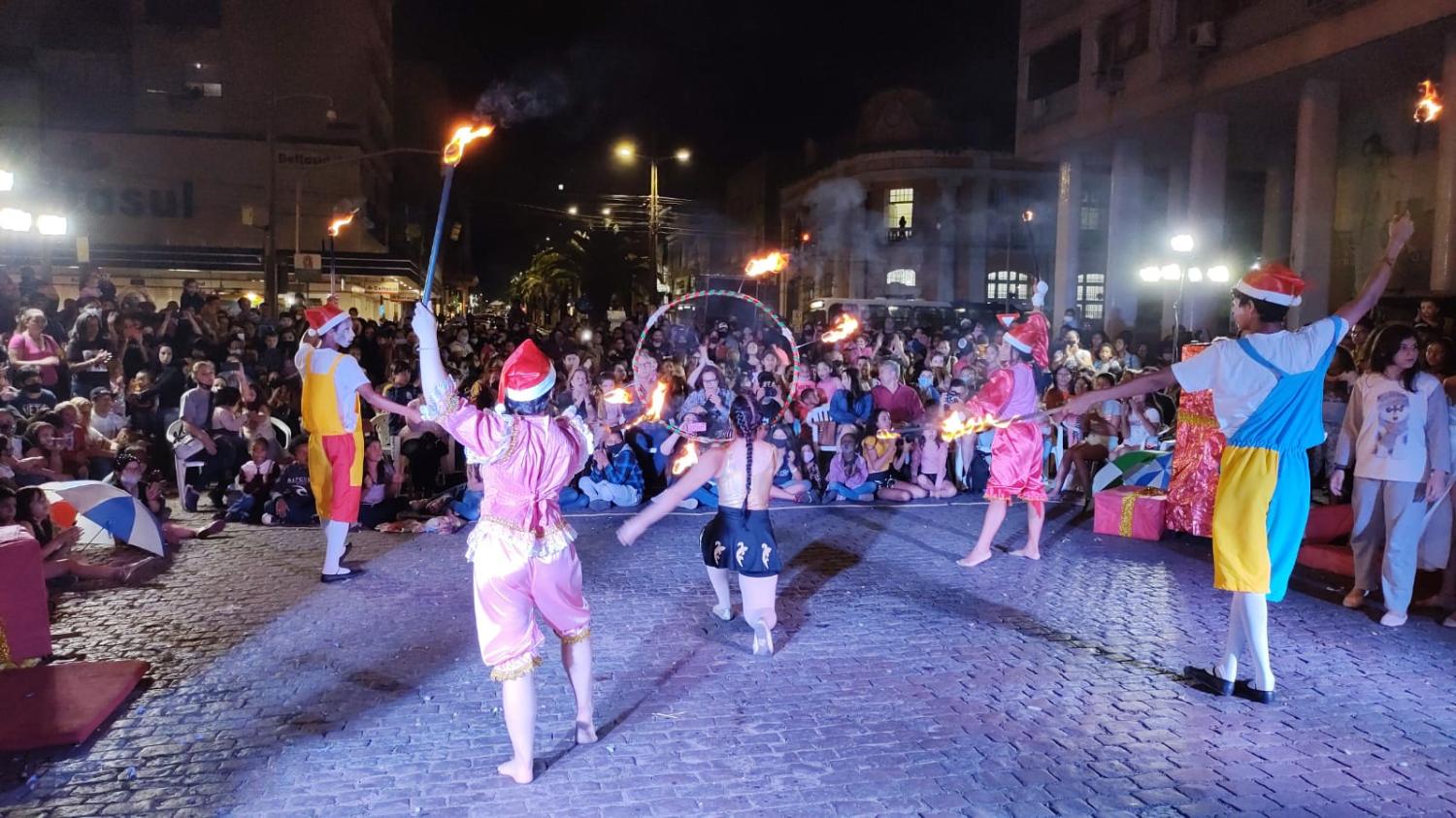 Bagé dá início às festividades natalinas