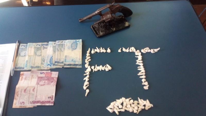 BM de Bagé realiza prisão por tráfico e porte ilegal de arma