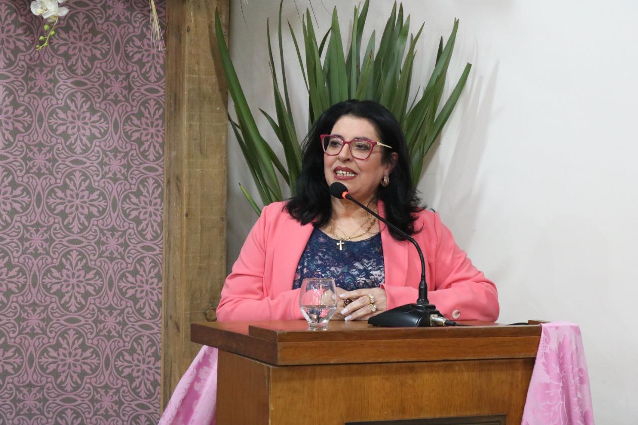 Cândida Navarro é empossada como secretária de Políticas Públicas para a Mulher