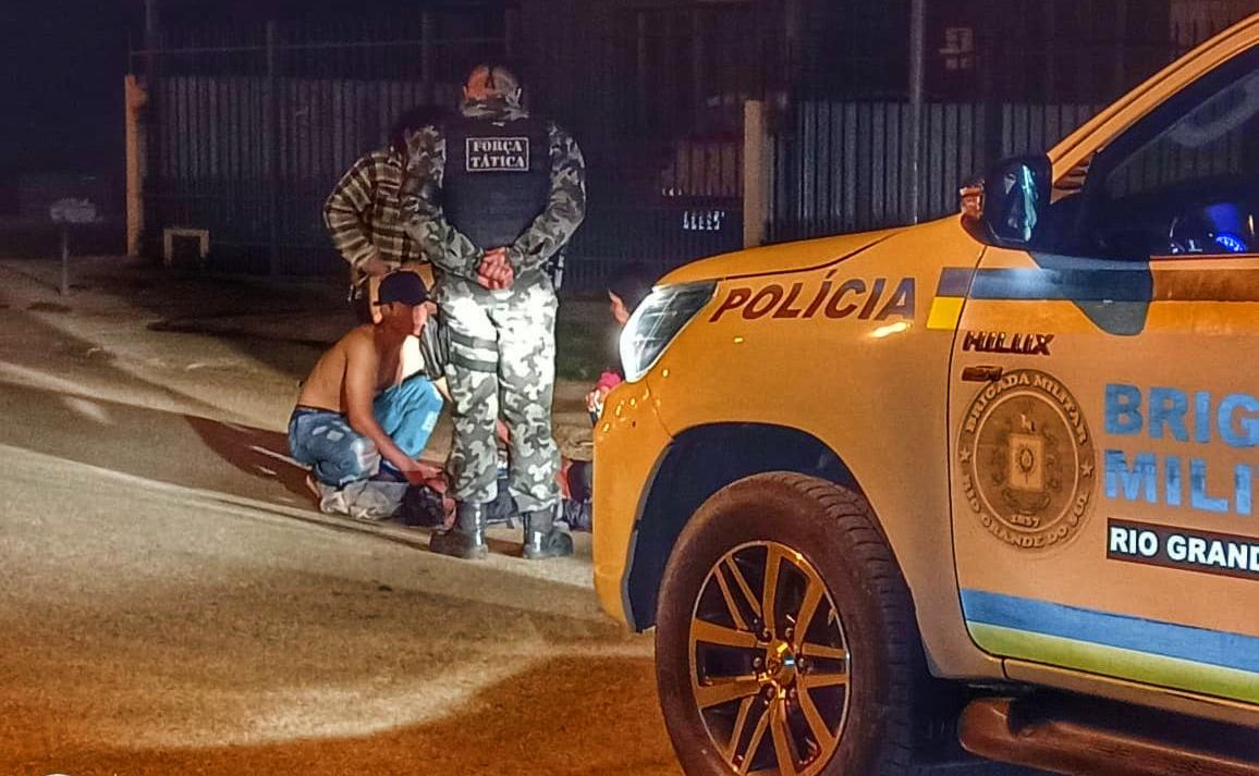 Homem é esfaqueado durante briga generalizada na rua Otávio dos Santos