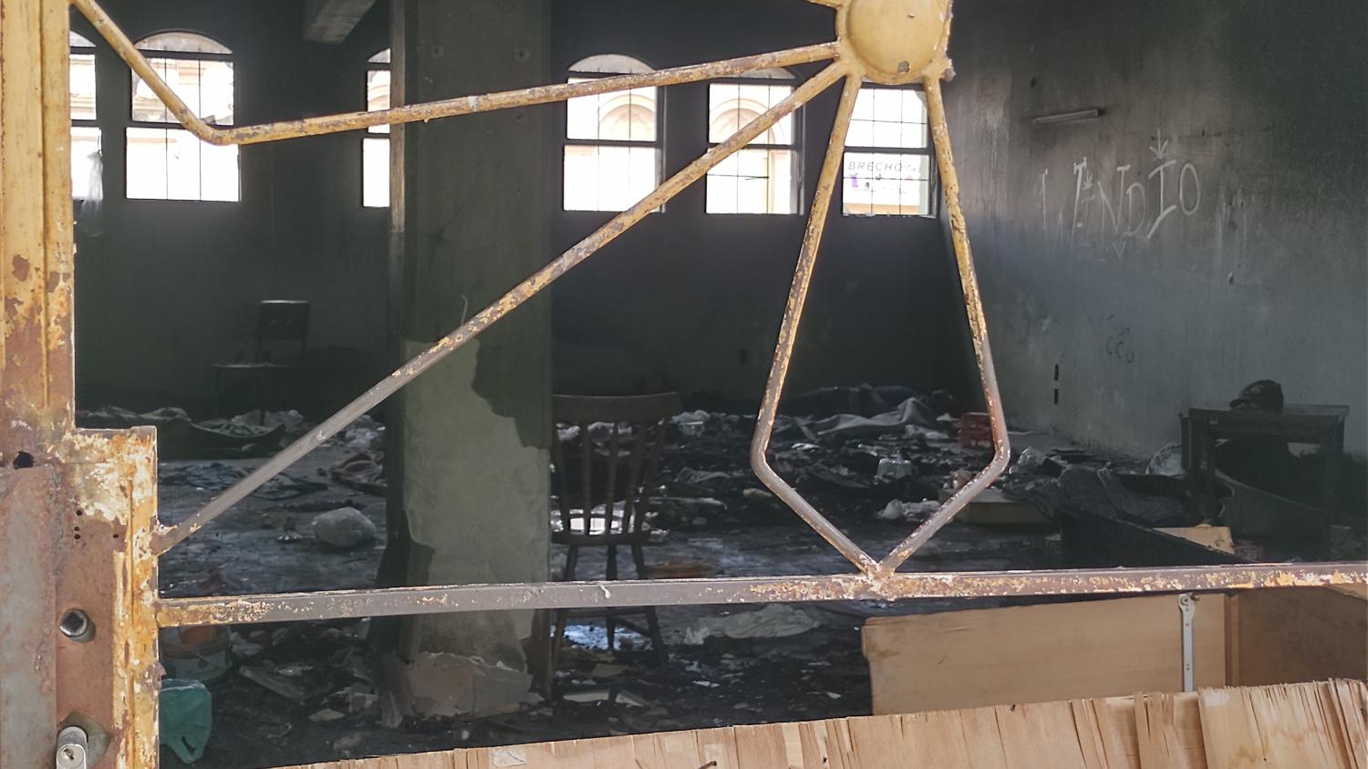 Abandonado, prédio da antiga rodoviária de Bagé virá lixão, abrigo para moradores de rua e usuários de drogas