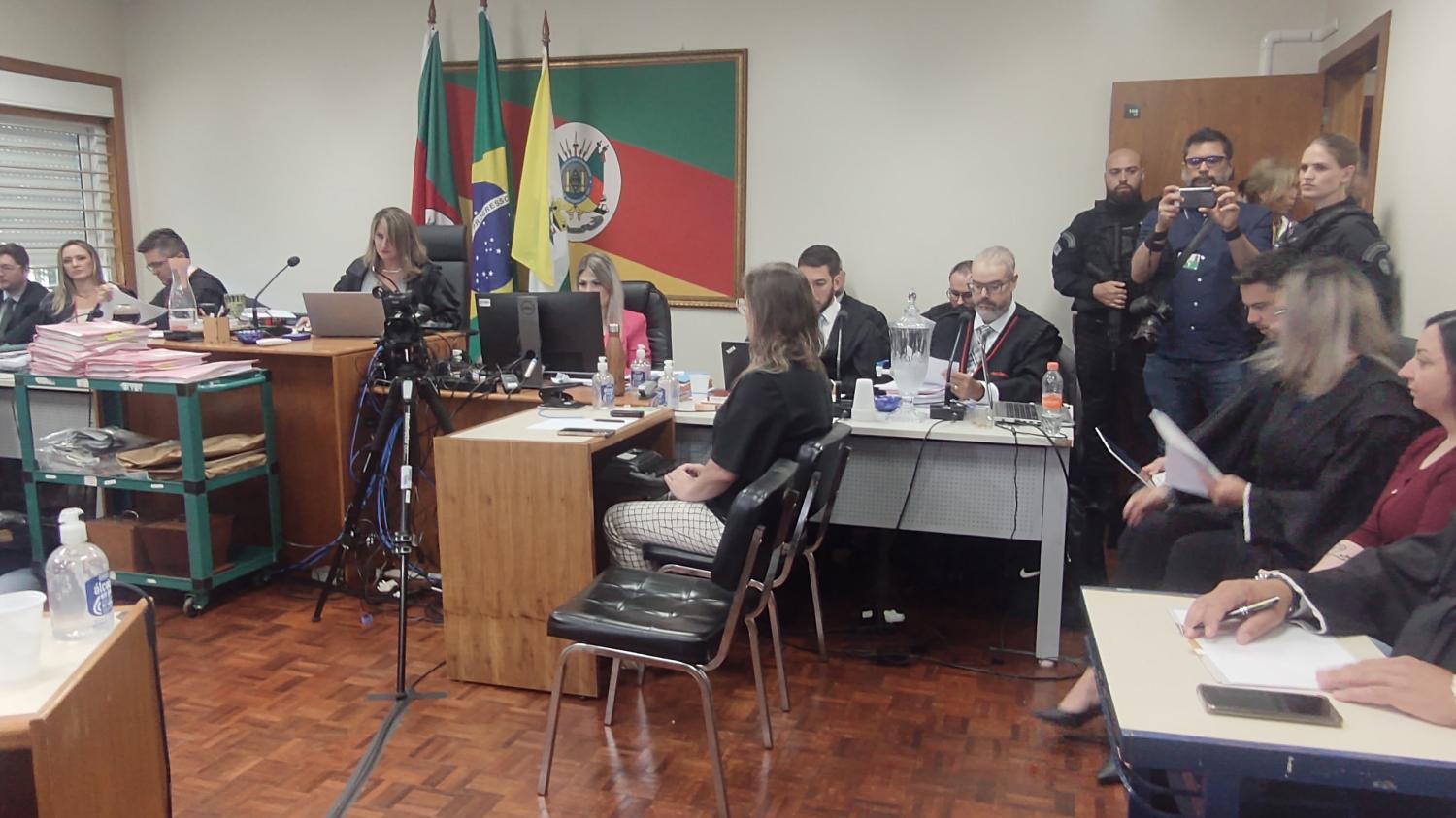 CASO RAFAEL: COMEÇA O JULGAMENTO DE ALEXANDRA DOUGOKENSKI, DENUNCIADA PELO MPRS POR MATAR O FILHO EM PLANALTO
