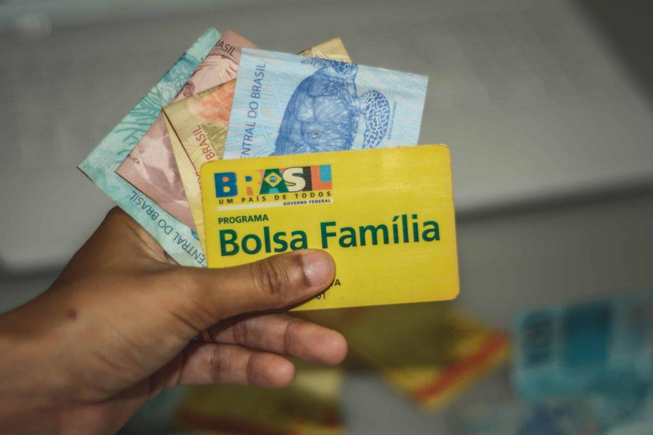 Bolsa Família prevê valor extra para famílias maiores
