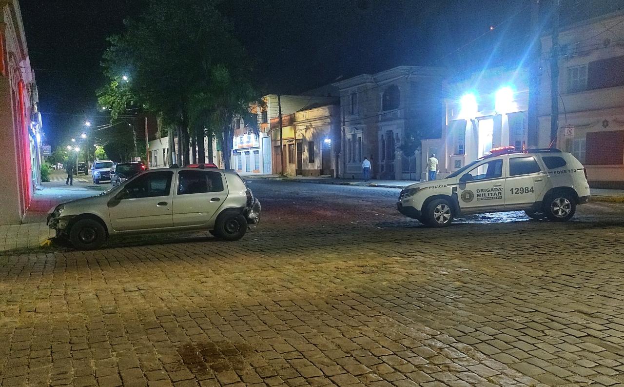 Colisão envolvendo três veículos na Marcílio Dias em Bagé 