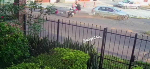 Condutor e passageiro de moto são atropelados na Padre Abílio Sponchiado em Bagé