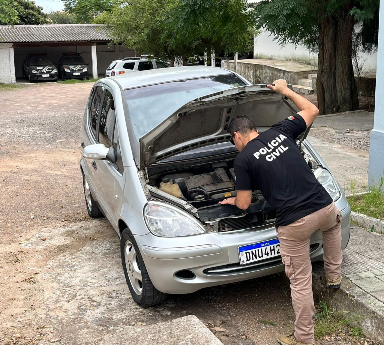 DRACO/Bagé e equipe da Operação Hórus/Hulha Negra apreendem veículo por suspeita de clonagem e/ou adulteração