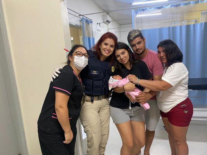 Policial da PRF SALVA BEBÊ com 3 dias de vida em Santana do Livramento