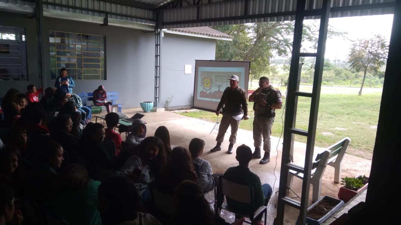 6º RPMon – Patrulha Escolar ministra palestra em escola