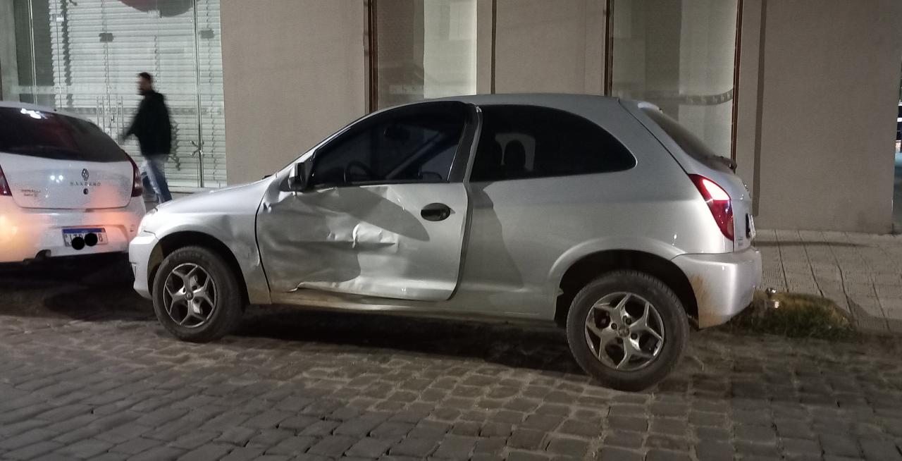 Acidente entre dois veículos no centro da cidade