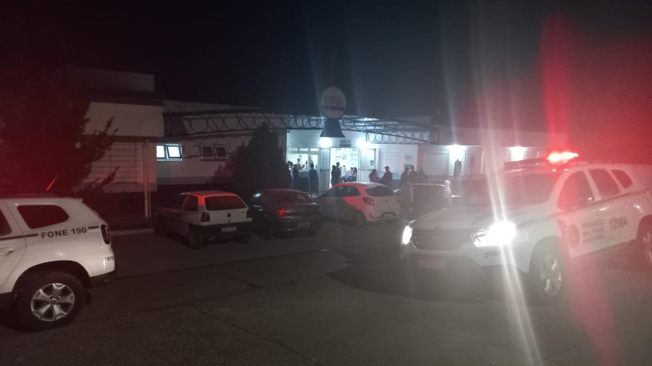 Brigada Militar e Samu conduzem indivíduo em surto até a UPA