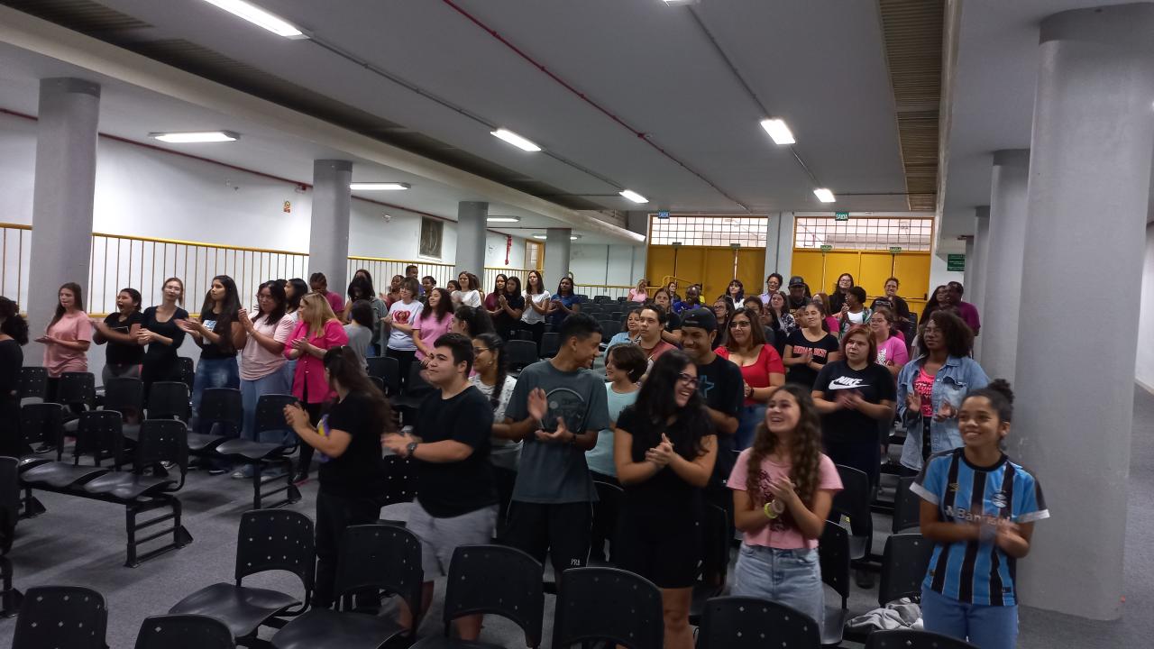 Escola Justino Quintana recebe palestra sobre autismo
