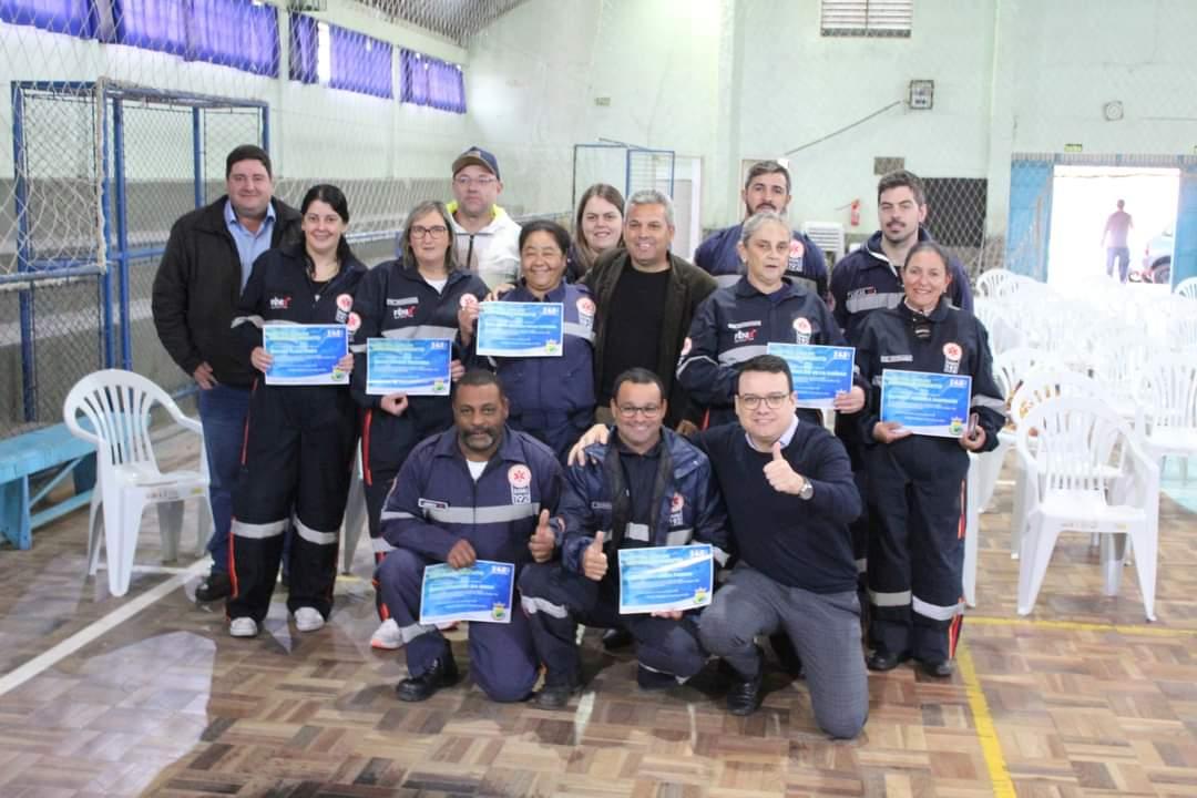 Prefeitura de Pinheiro Machado homenageia profissionais do Samu