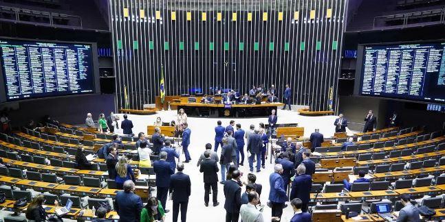 Câmara Federal aprova projeto que torna crime a ‘discriminação contra políticos