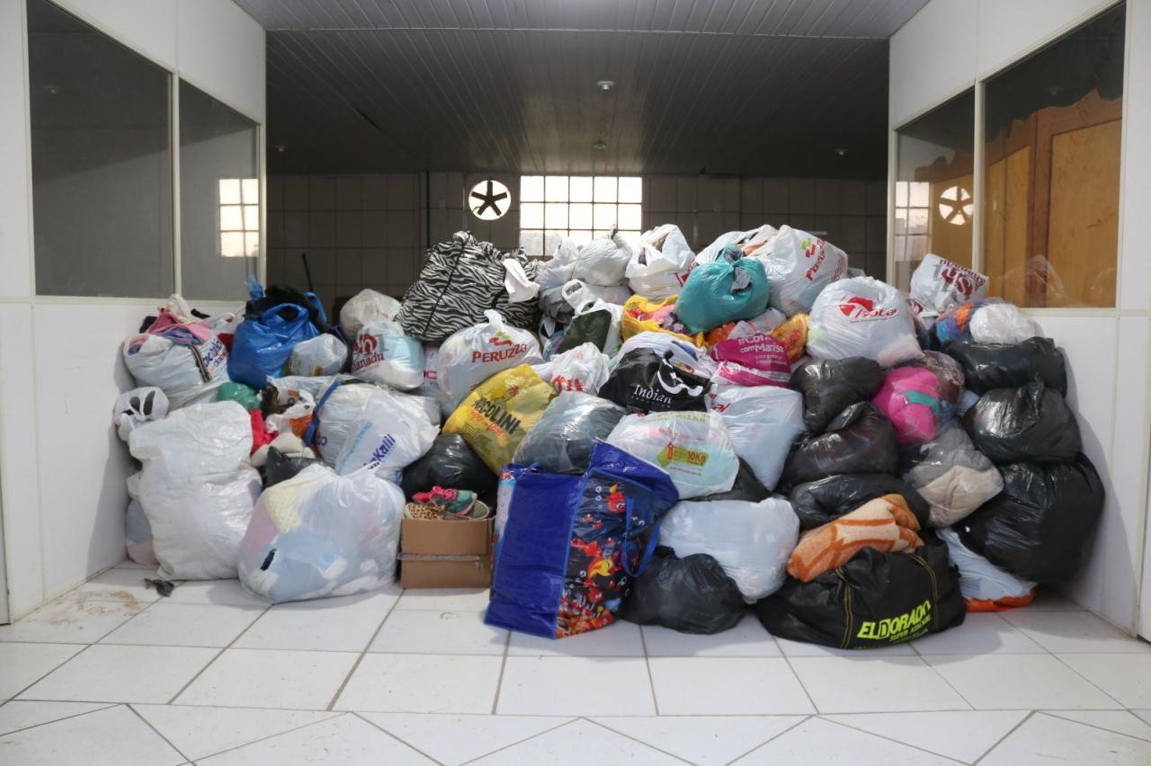 CAMPANHA DO AGASALHO 2023 já arrecadou mais de 50 mil peças de roupas