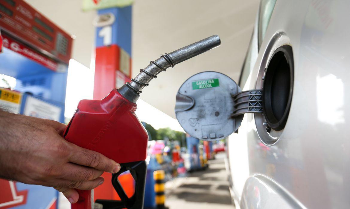 Combustíveis vão subir R$ 0,22 em 1° de julho