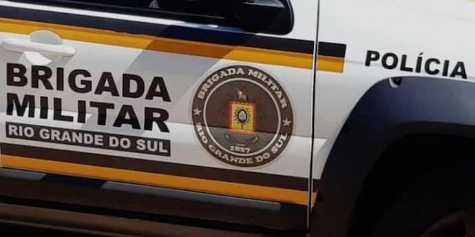 Foragido é detido e preso com as calças arriadas no Passo das Pedras