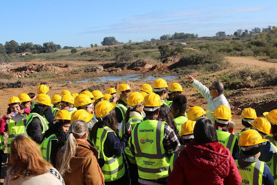Governo Municipal inicia visitação à barragem com alunos da rede municipal