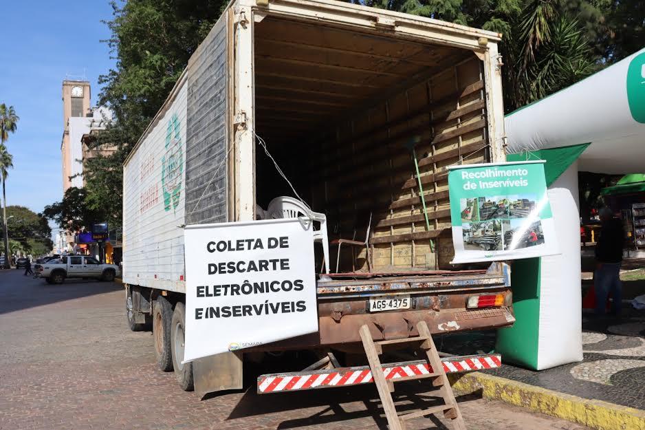 Prefeitura recolhe toneladas de materiais que não podem ser descartados no lixo comum