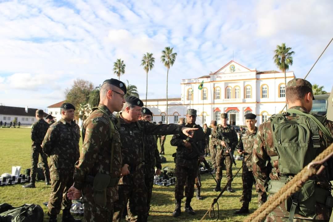 BLog recebe Inspeção do Comandante da 6ª Divisão de Exército