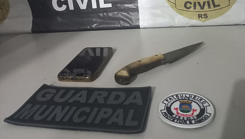 Guarda Civil encontra faca próximo a casal que discutia no centro de Bagé