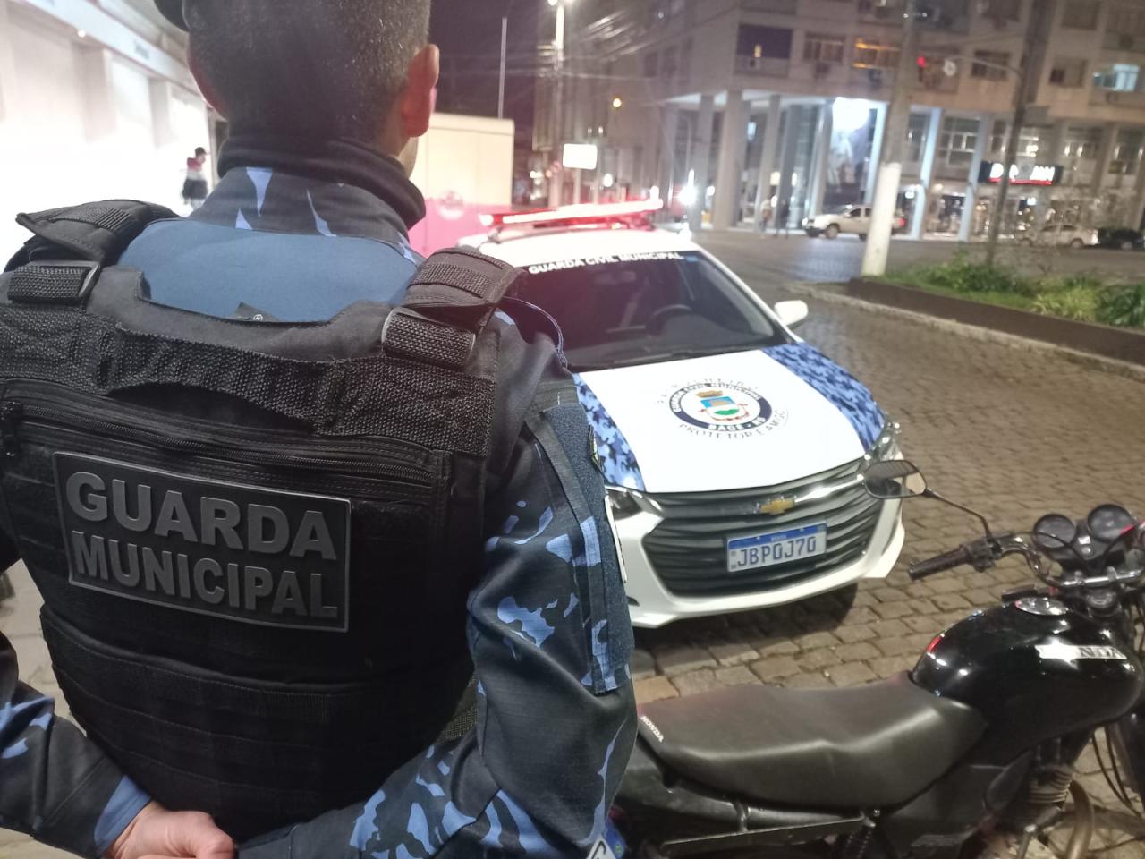 Guarda Municipal recolhe moto em situação de furto