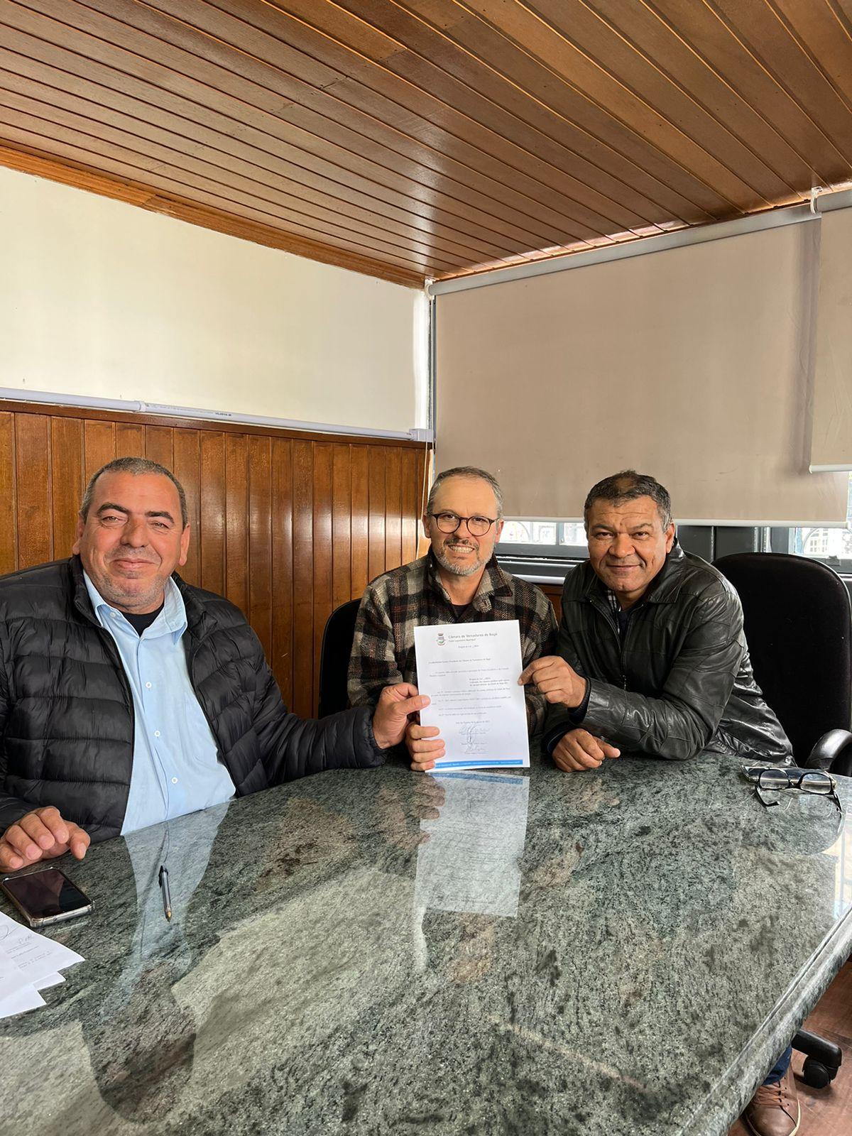 Vereadores encaminham projeto de cobrança de aluguel dos espaços públicos pela concessionária de energia elétrica